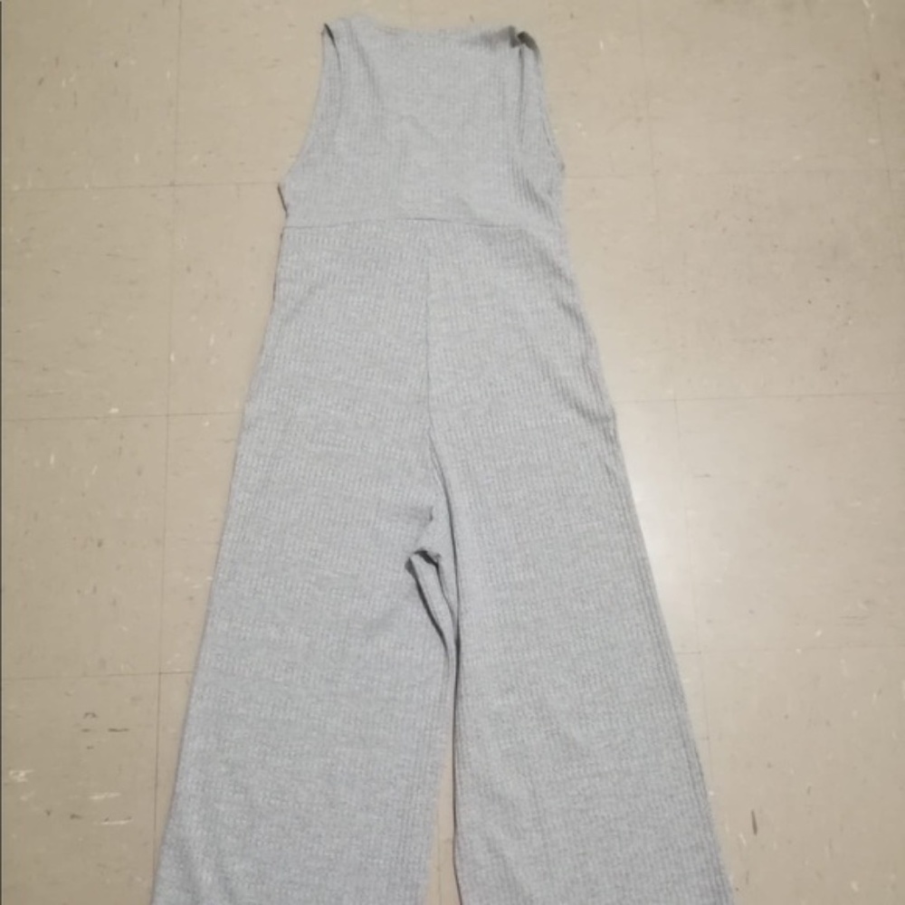 Zara gray ribbed knitted crop v neck jumpsuit - Picture 3 of 4